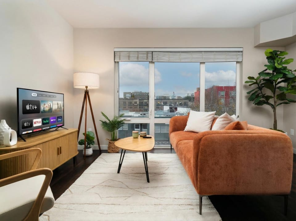 Cozy in Queen Anne - 94 Walk Score - Free Parking Apartment in Queen Anne
