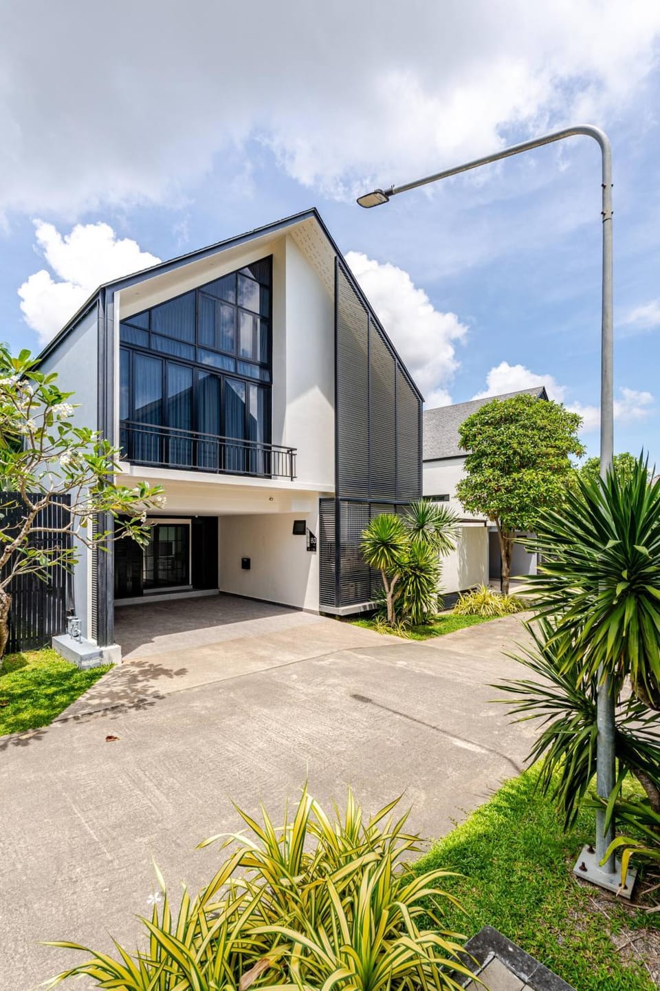 Property building, Day, Garden