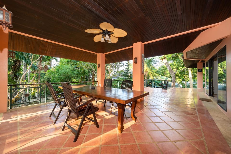 Patio, Seating area, Dining area