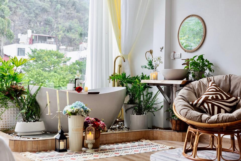 Seating area, Garden view, Open Air Bath