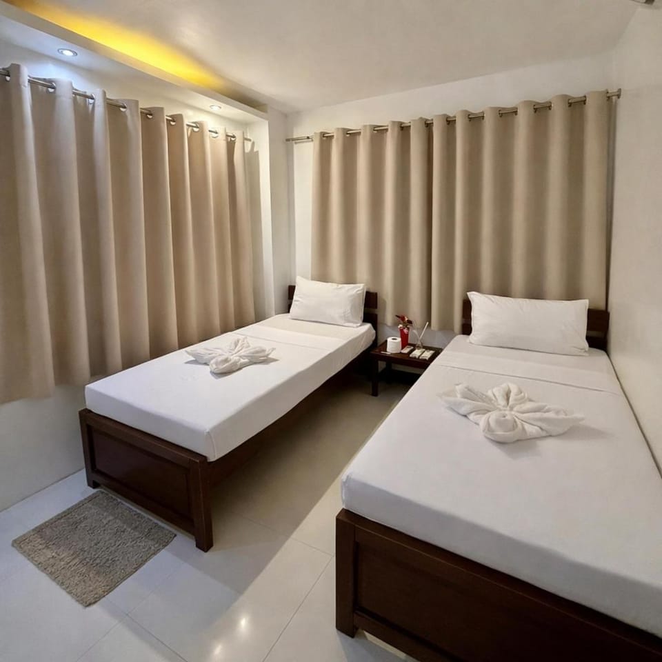 Iwayan Beach Resort Hotel in Panglao