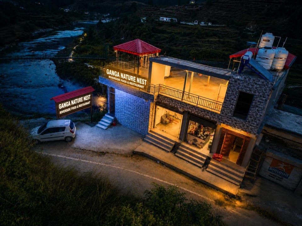 Property building, Lake view, River view, Parking