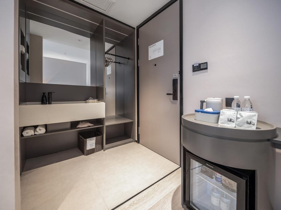 Atour Light Hotel Nanjing Deji Plaza Zhujiang Road Hotel in Nanjing