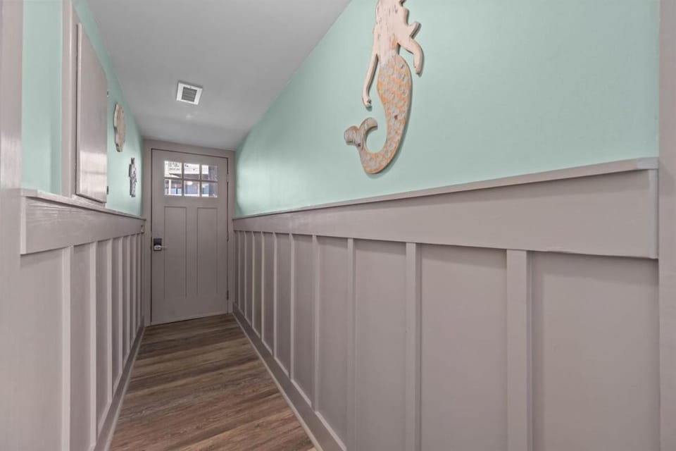 Oceanfront Escape -Balconies at Toes In The Sand Apartment in North Topsail Beach