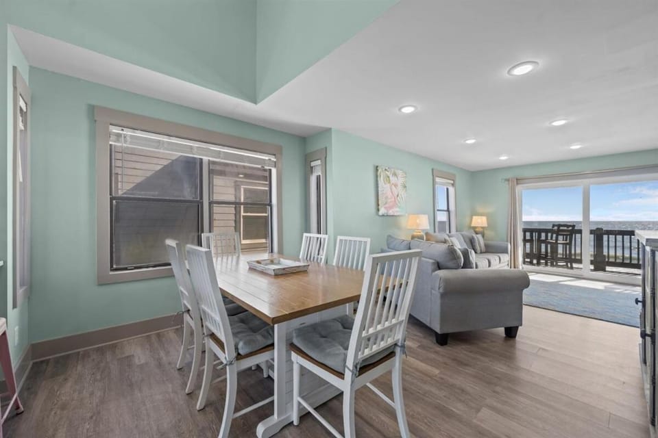 Oceanfront Escape -Balconies at Toes In The Sand Apartment in North Topsail Beach