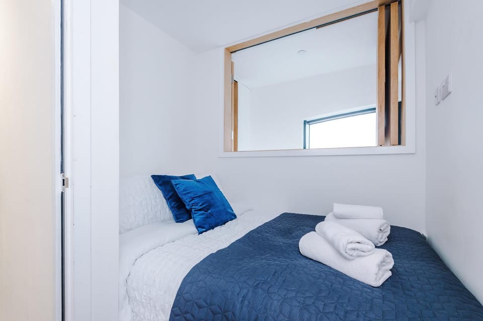 Stylish 2BR Apartment Manchester 3 Baths 6 Guests Apartment in Salford