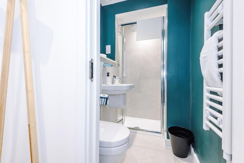 Stylish 2BR Apartment Manchester 3 Baths 6 Guests Apartment in Salford