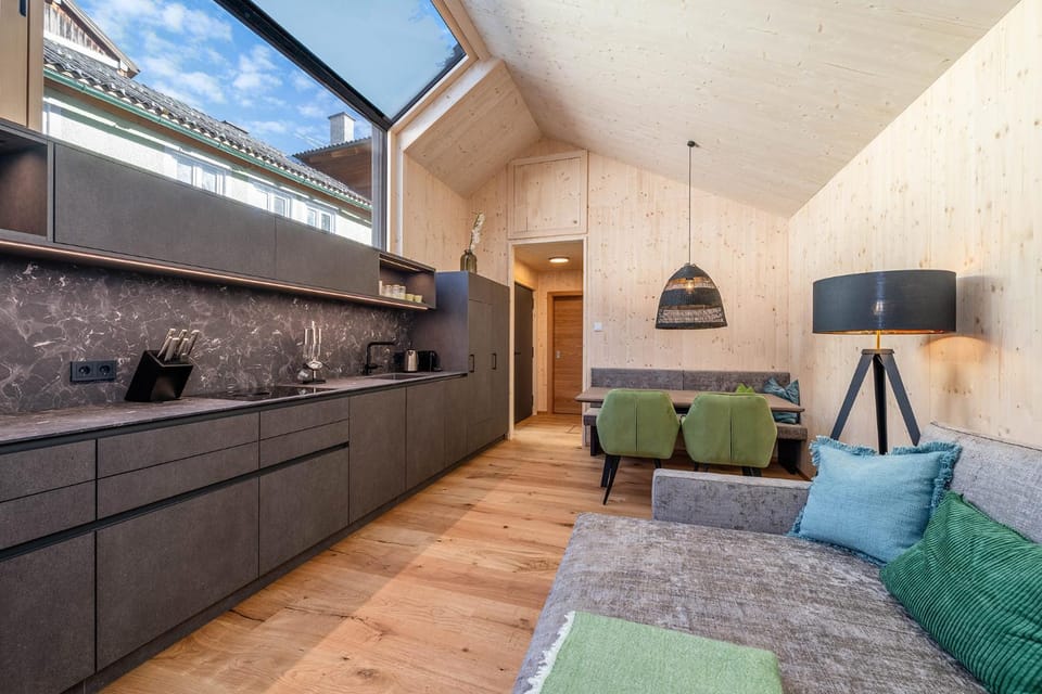 Kitchen or kitchenette, Living room, Seating area, Dining area, kitchen