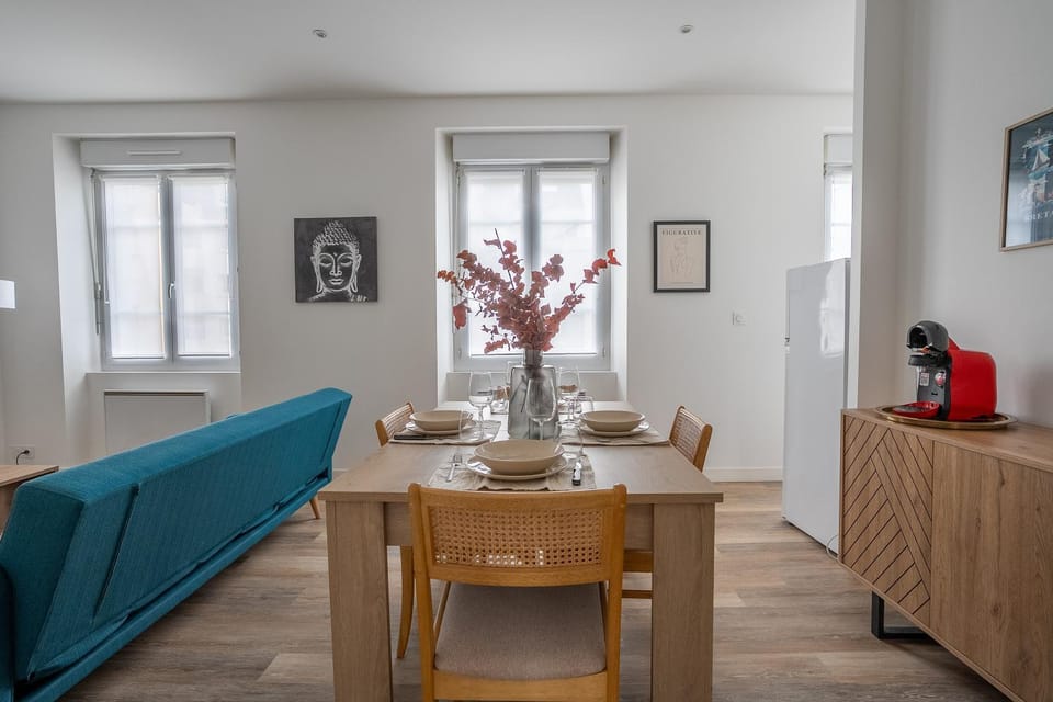 Living room, Dining area