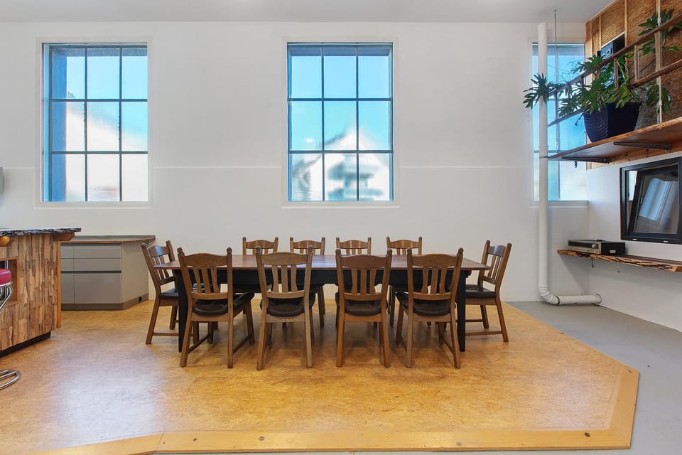 Property building, Kitchen or kitchenette, Living room
