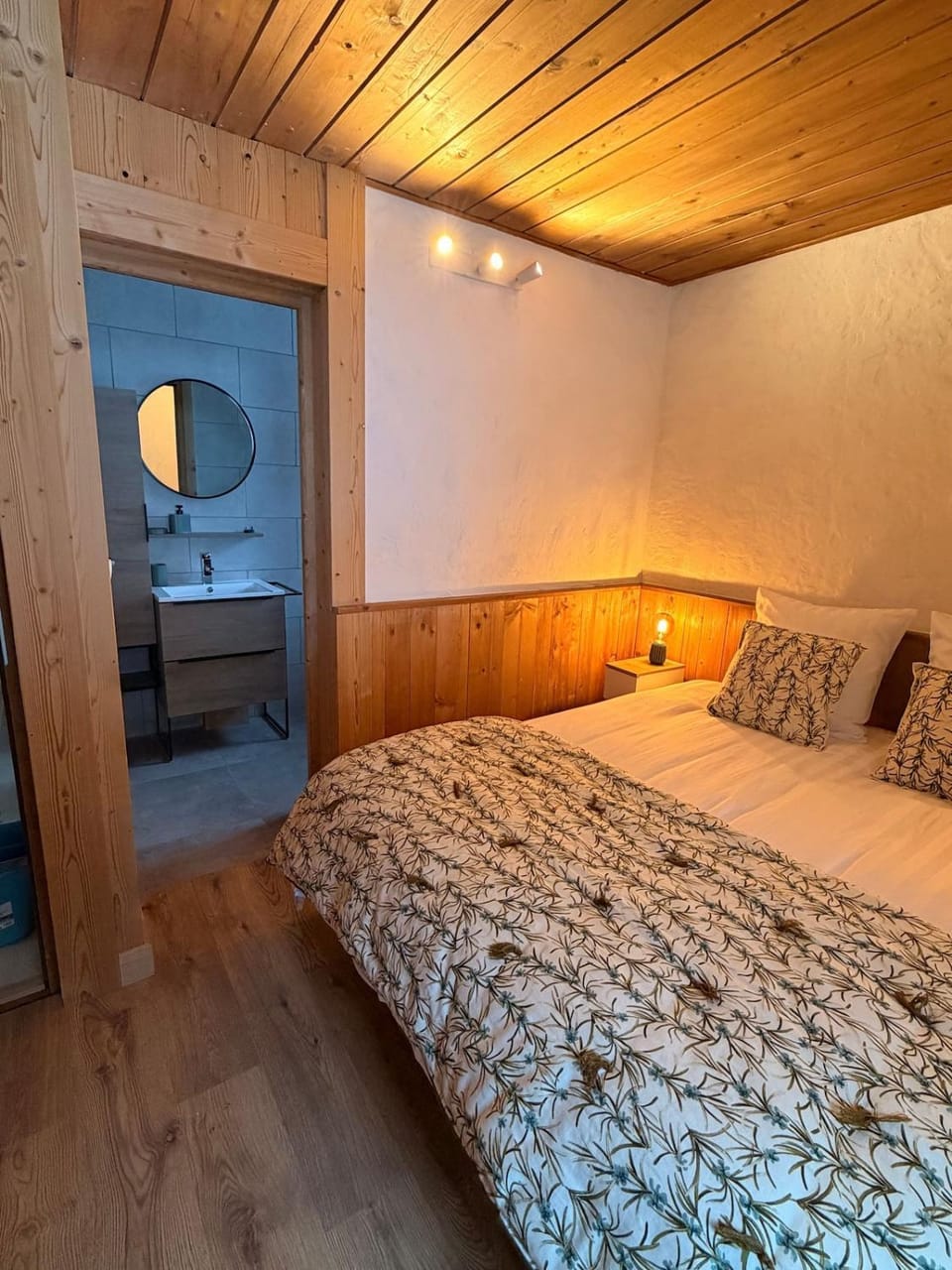Bathroom, Bedroom