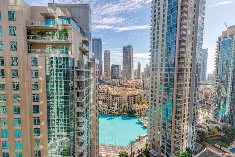 Allsopp & Allsopp - Burj Khalifa View 2-Bedroom Apartment in The Residence 5, Downtown Apartment in Dubai