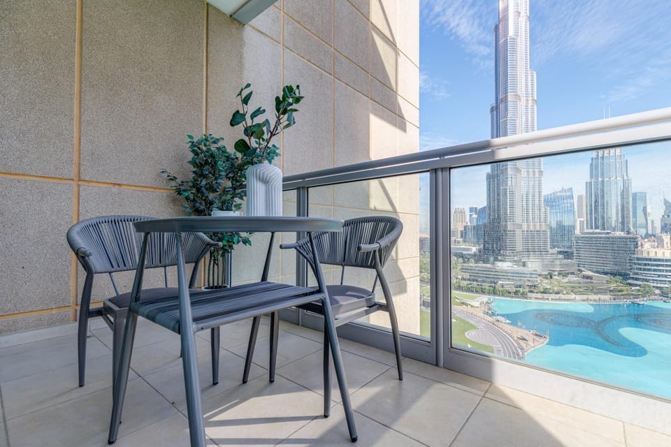 Allsopp & Allsopp - Burj Khalifa View 2-Bedroom Apartment in The Residence 5, Downtown Apartment in Dubai