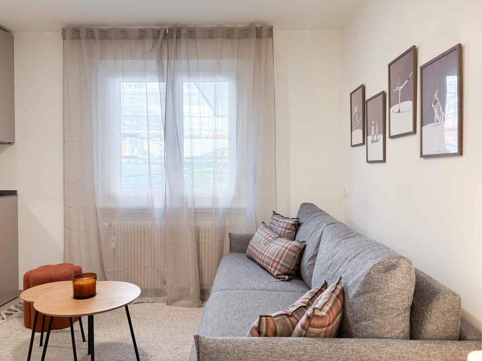 Seating area, Bedroom