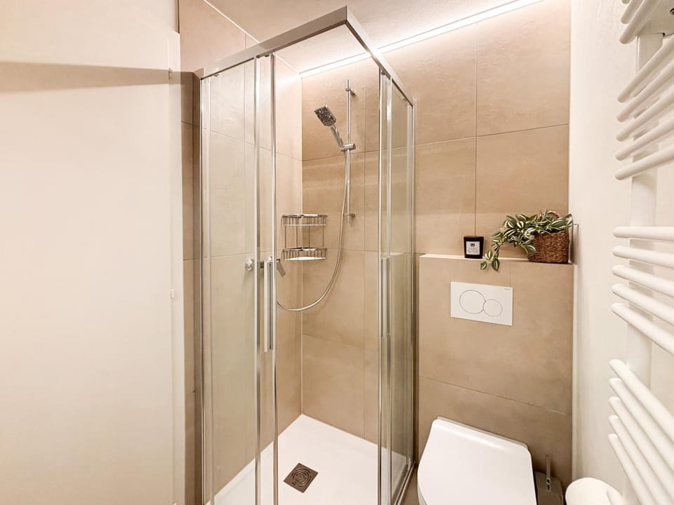 Shower, Toilet, Bathroom