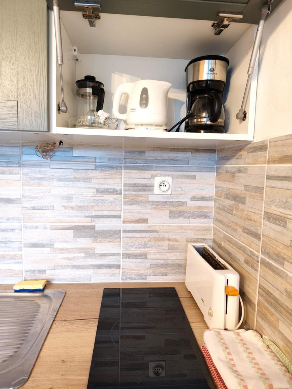 Coffee/tea facilities, toaster