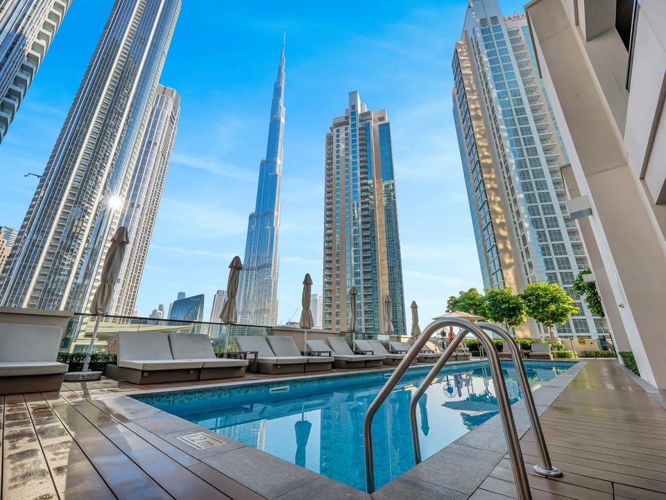 Day, City view, Pool view, Swimming pool, sunbed