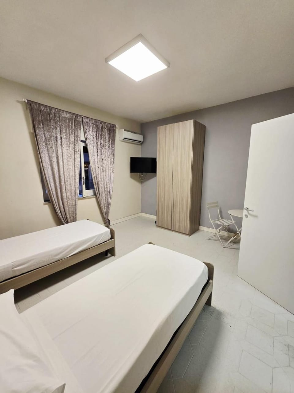 Duomo Family Home in Historic center Apartment in Naples