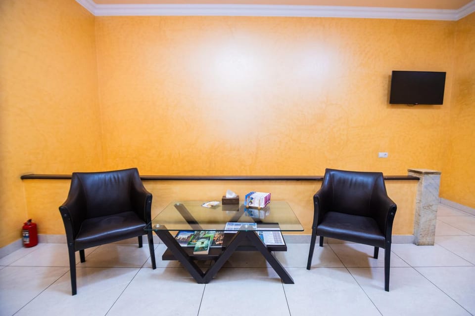 Communal lounge/ TV room, TV and multimedia, Seating area