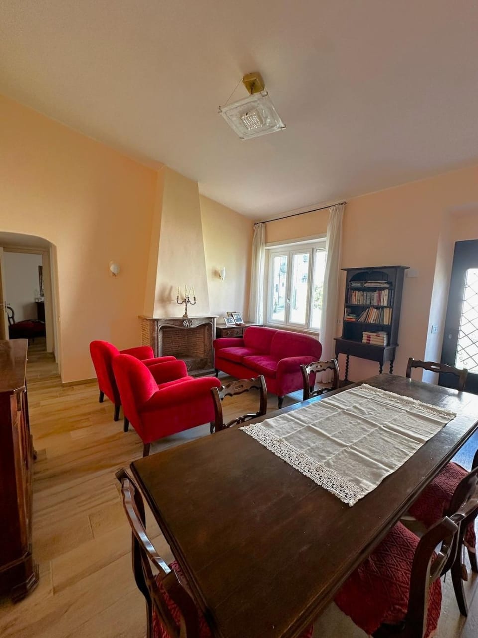 Seating area, Dining area