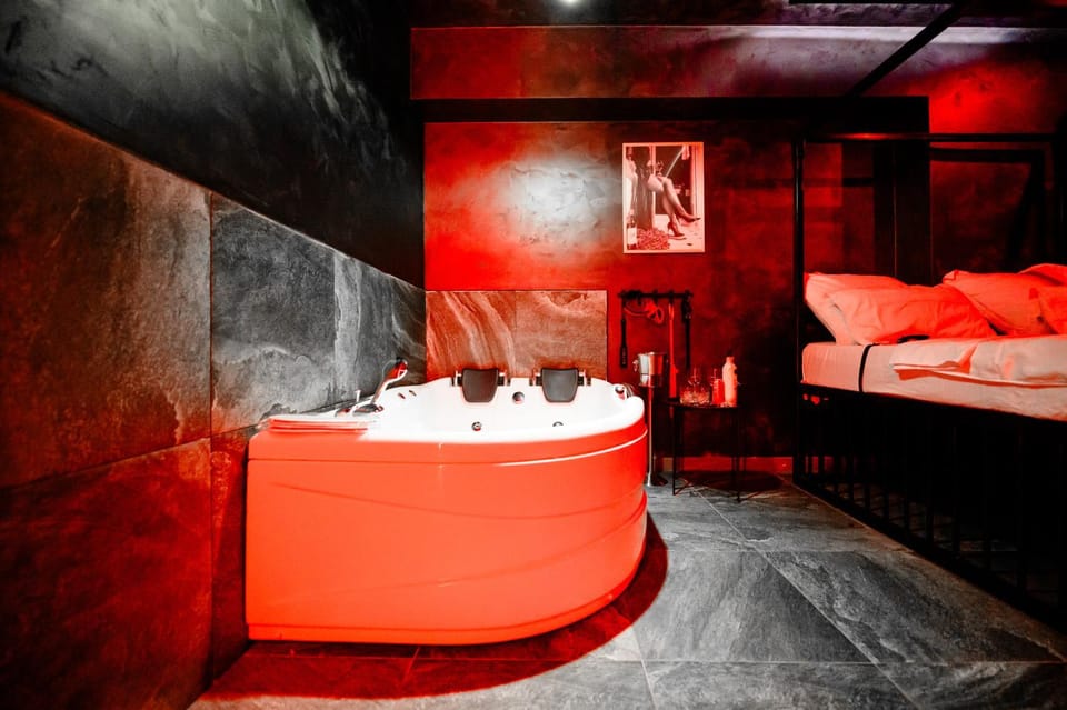 Hot Tub, Hot Tub, Bath