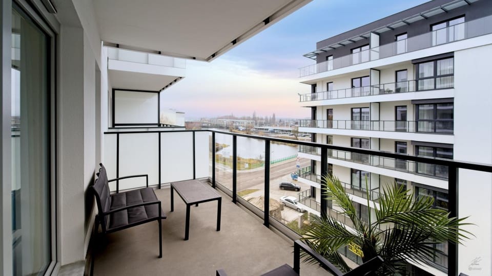 Day, Balcony/Terrace