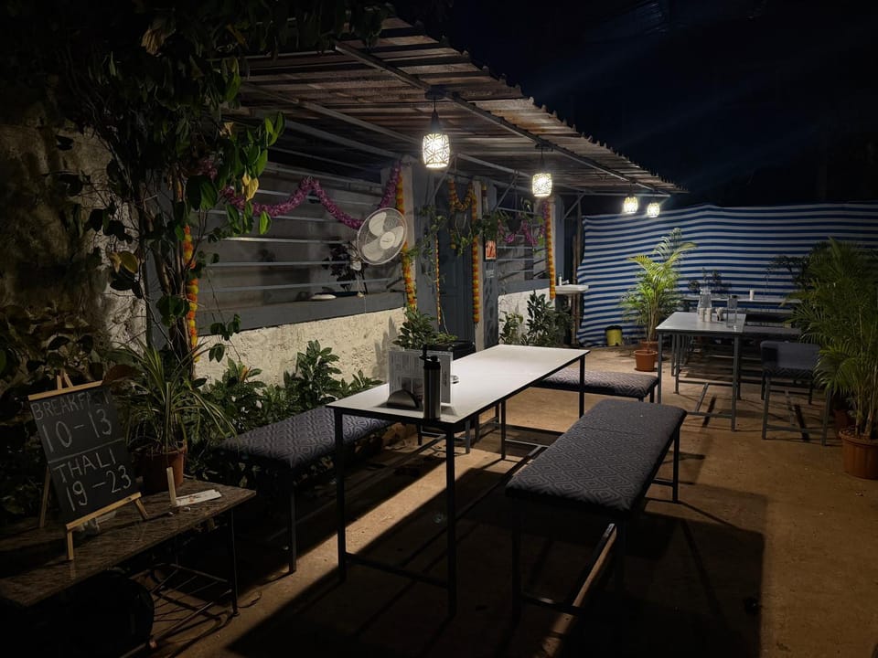 Restaurant/places to eat, Night, Banquet/Function facilities