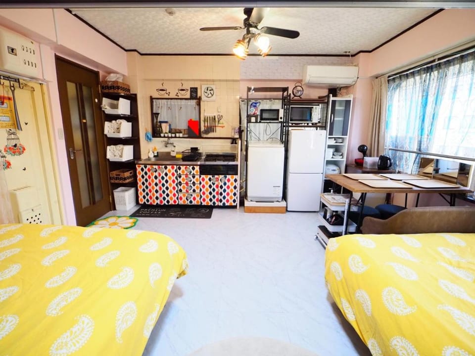 Bed, Kitchen or kitchenette, Living room, Dining area, Bedroom, air conditioner