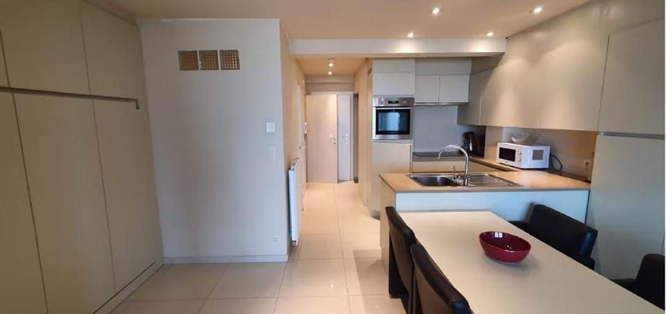 Kitchen or kitchenette, dishwasher, kitchen