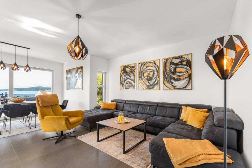Communal lounge/ TV room, Living room