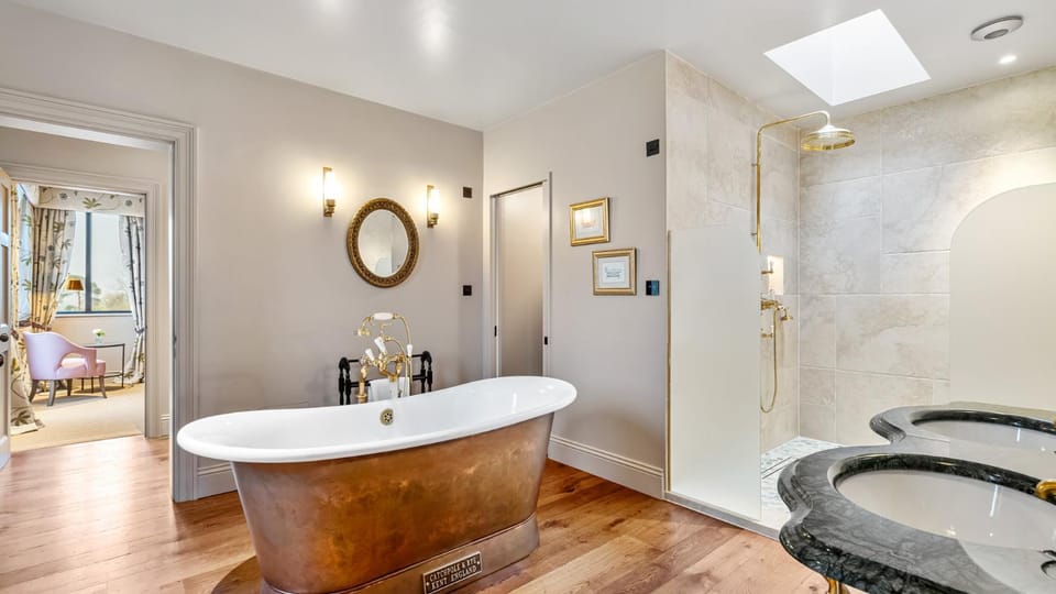Shower, Toilet, Bathroom, Bath
