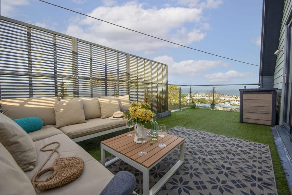 Day, View (from property/room), Balcony/Terrace, Seating area, Sea view