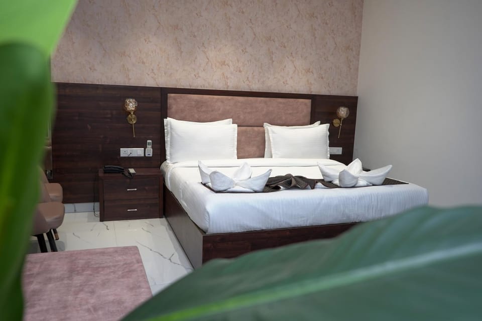 The Aero Lounge Hotel 2kms From Airport Hotel in Punjab, India