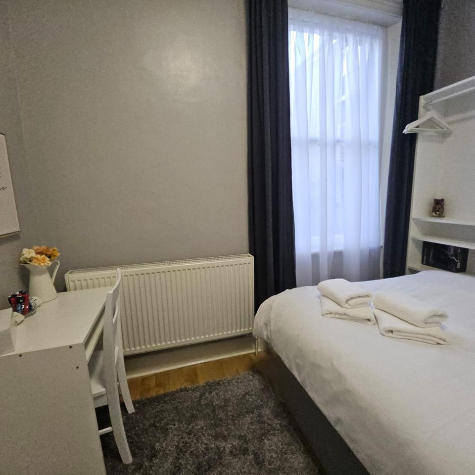 Comfortable Private Rooms in Central London Next to Station Bed and Breakfast in London Borough of Southwark