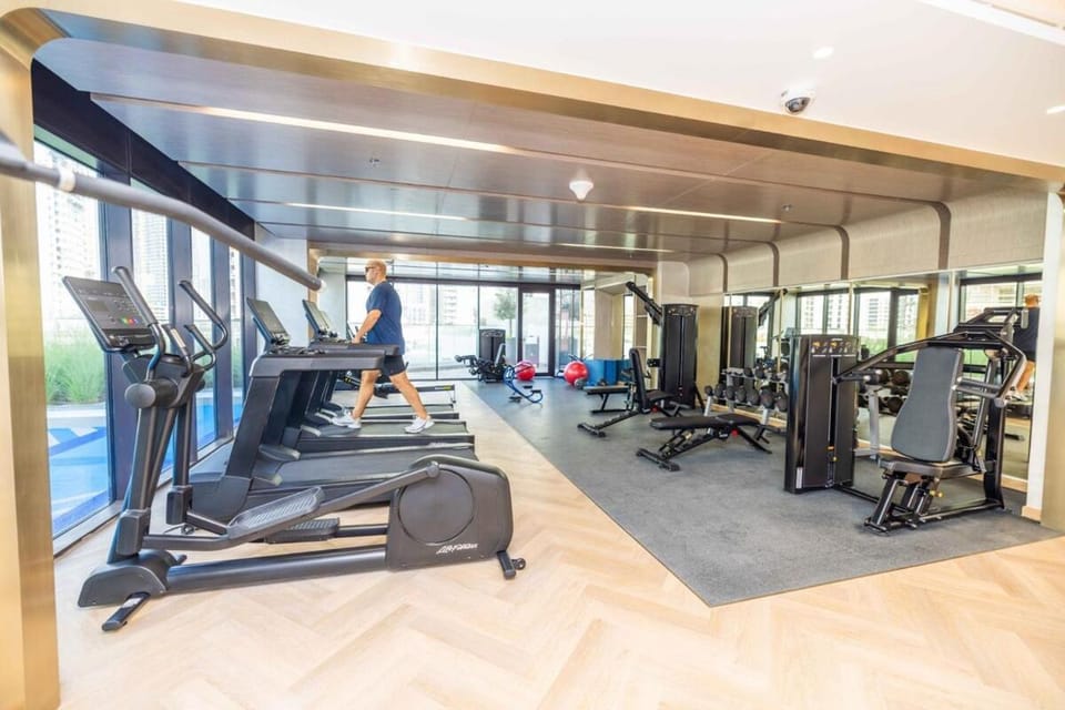 Bright Studio with Pool Access - Azizi Riviera Apartment in Dubai