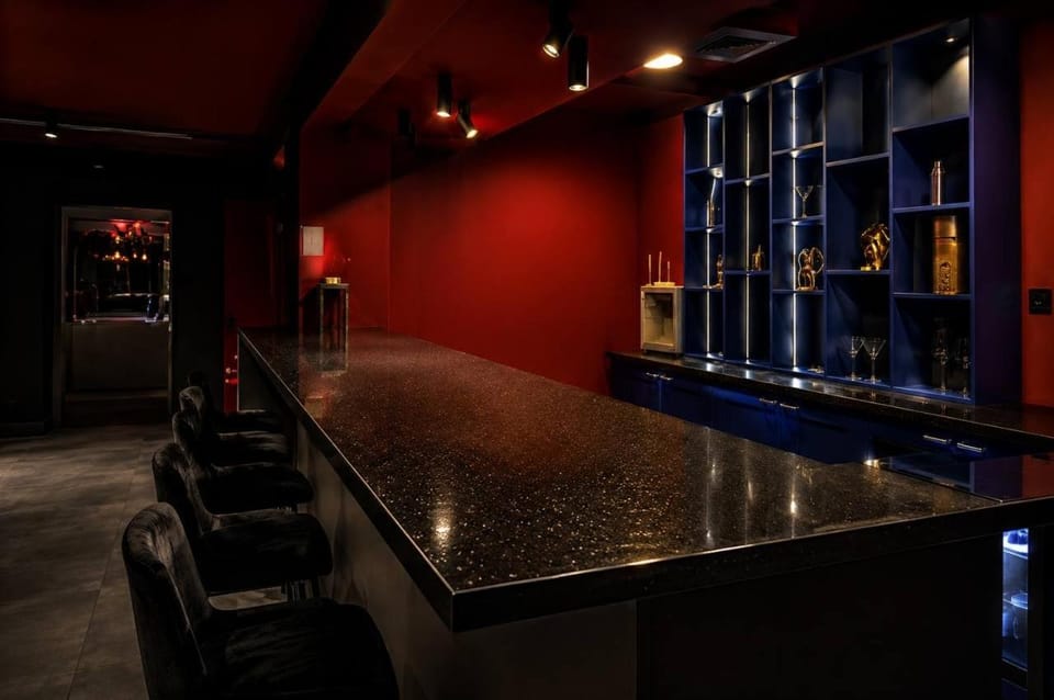 Klub z pokojami i jacuzzi wynajem na imprezy Apartment in Poland