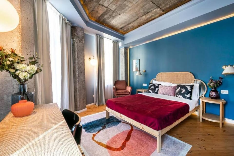 FLH - Old City Vibes Apartments - Old Town Apartment in Bucharest