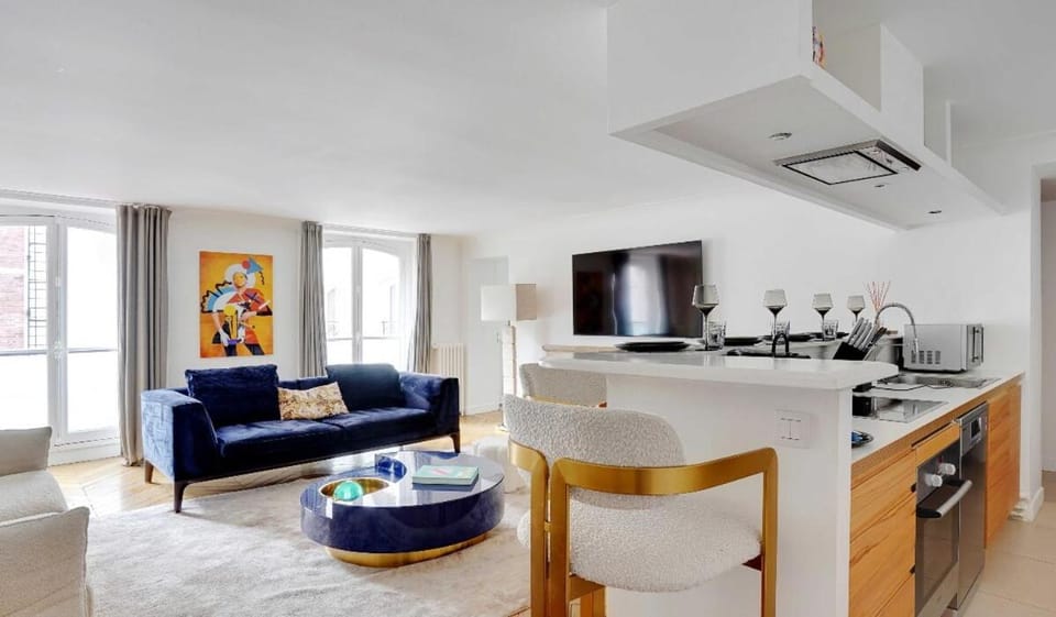 TV and multimedia, Kitchen or kitchenette, Living room, Dining area