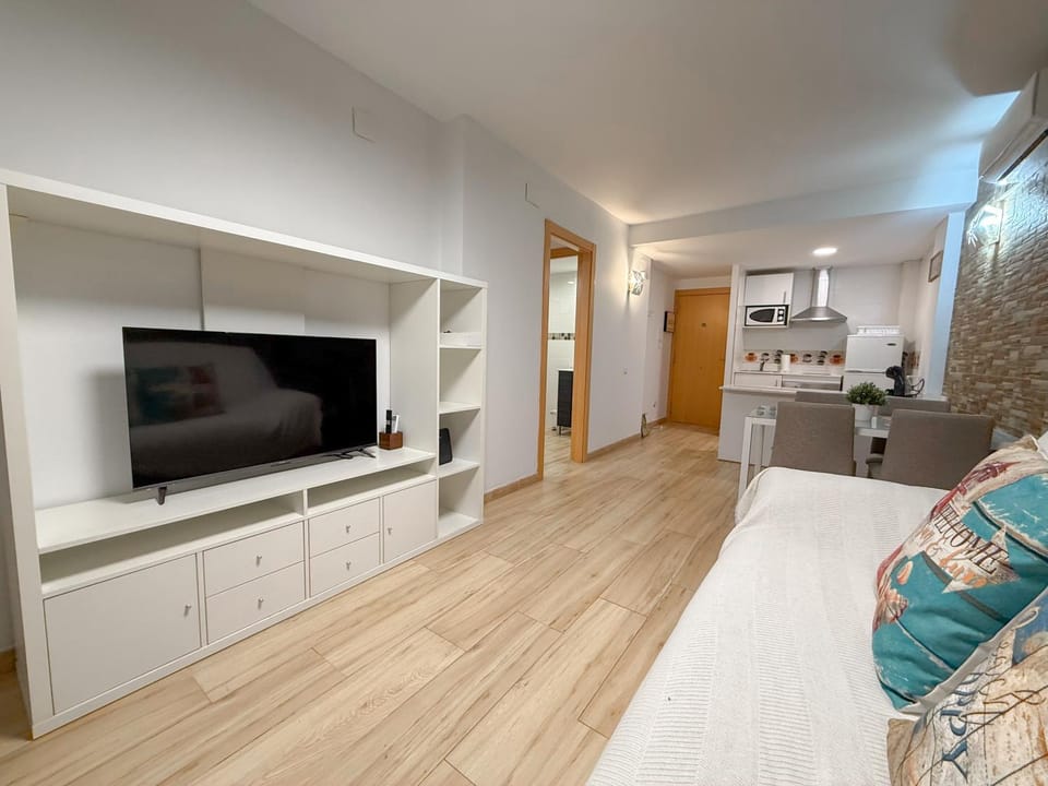 Communal lounge/ TV room, TV and multimedia, Kitchen or kitchenette, Living room, Seating area, Evening entertainment
