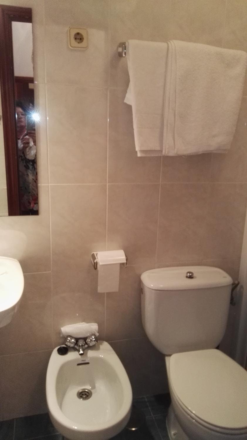 Hostal Continental Bed and Breakfast in Vigo