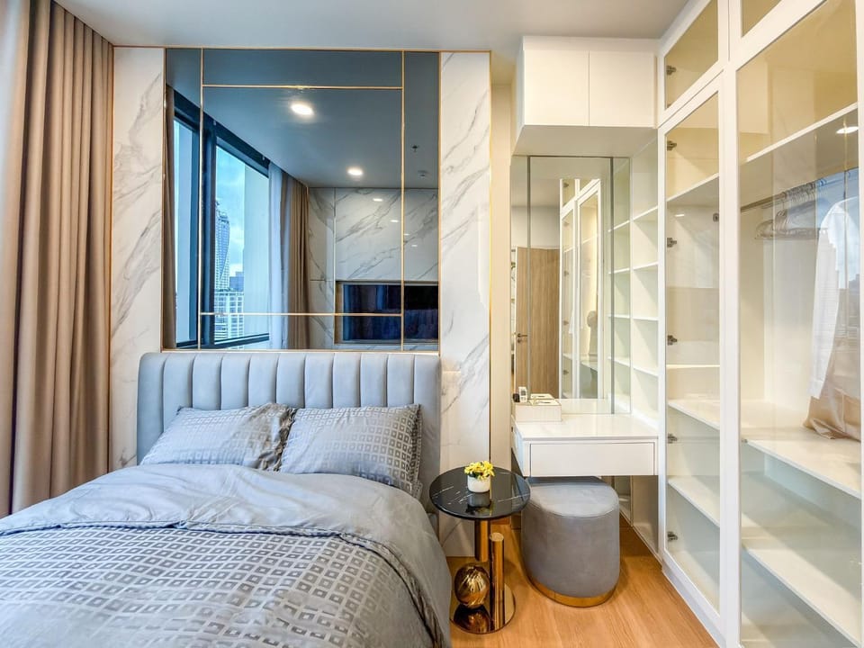 Bed, Bedroom