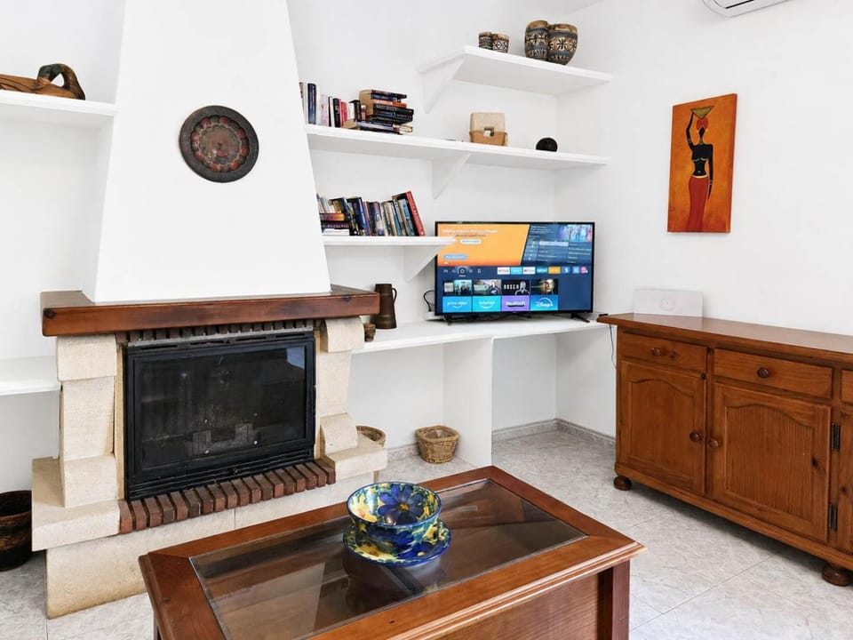 Communal lounge/ TV room, Living room