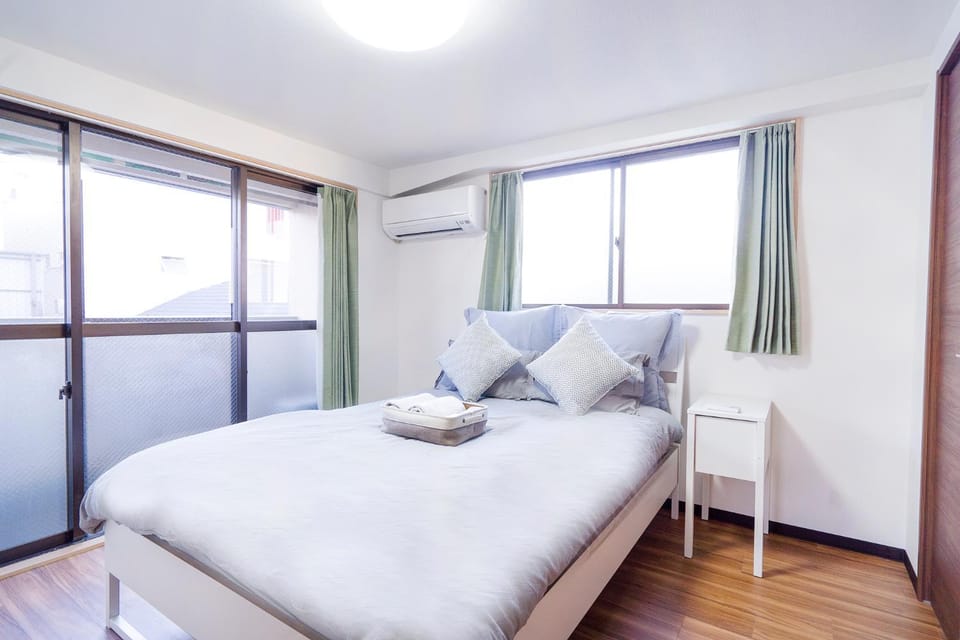 Charming Guesthouse in the Heart of Okubo 丶Steps to Metro and Convenient Travel! SoW Apartment in Shinjuku