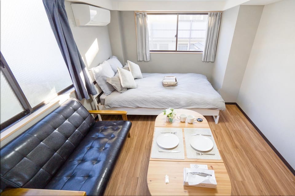 Charming Guesthouse in the Heart of Okubo 丶Steps to Metro and Convenient Travel! SoW Apartment in Shinjuku
