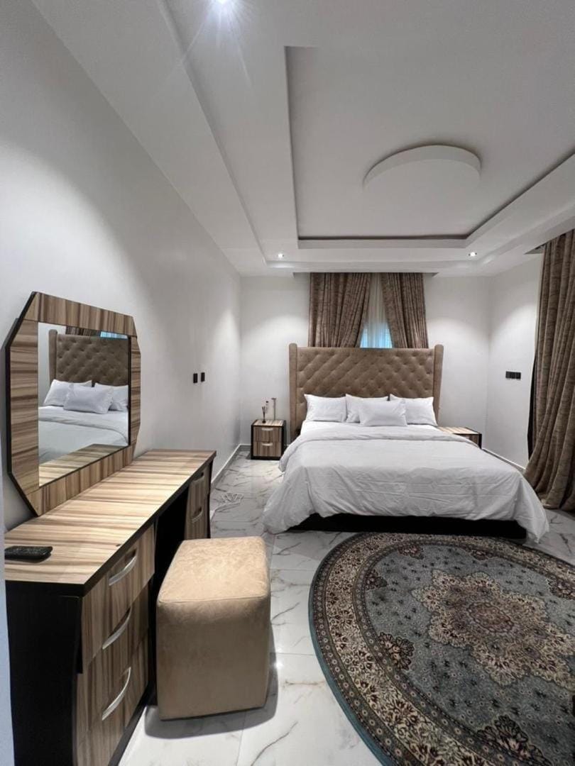 Diligent Homes Modern 3-Bedroom Apartment Apartment in Abuja