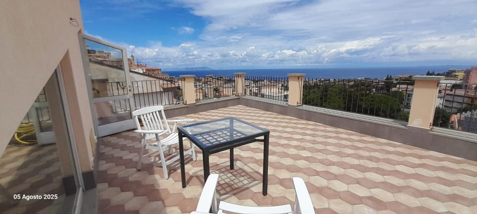 La Terrazza Apartment in Patti