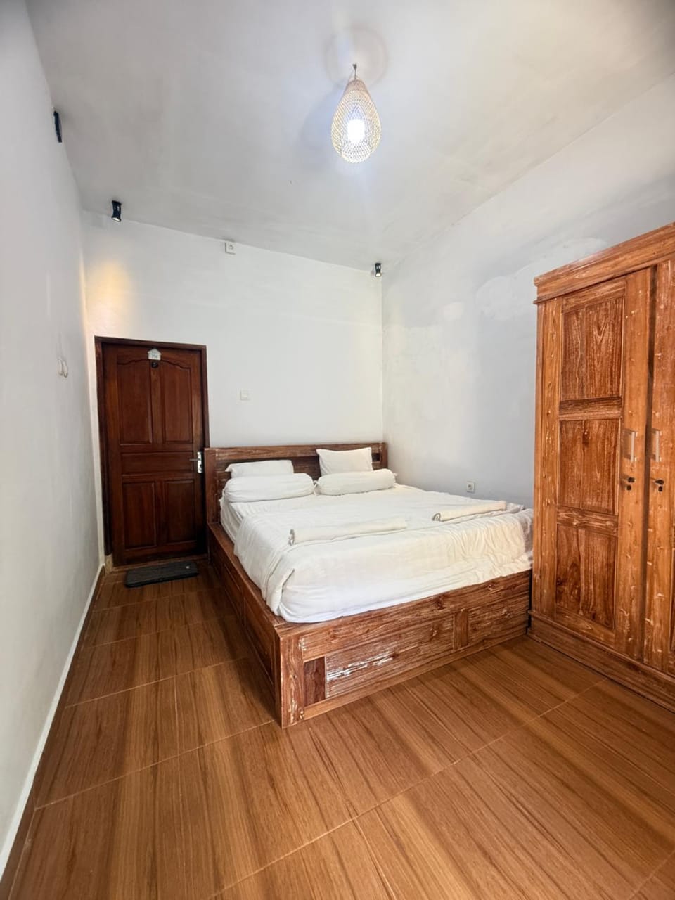 Bed, Photo of the whole room, Bedroom, wardrobe
