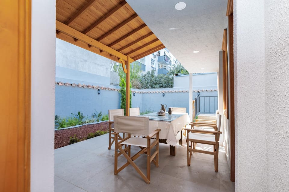 Patio, Dining area