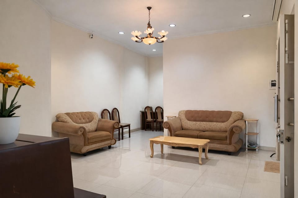 Living room, Seating area, air conditioner