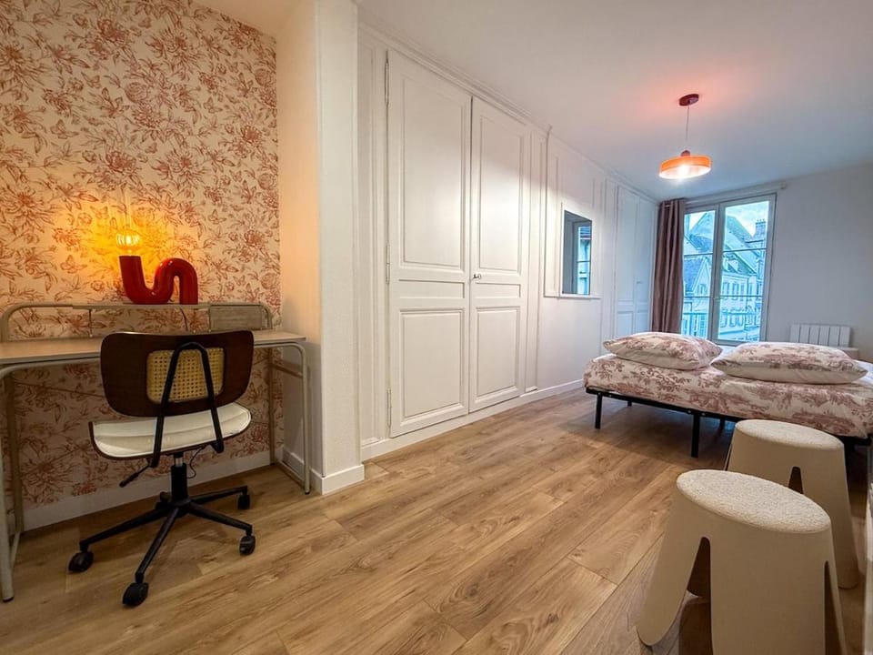 Très bel appart rénové à 3min de la cathédrale Apartment in Chartres